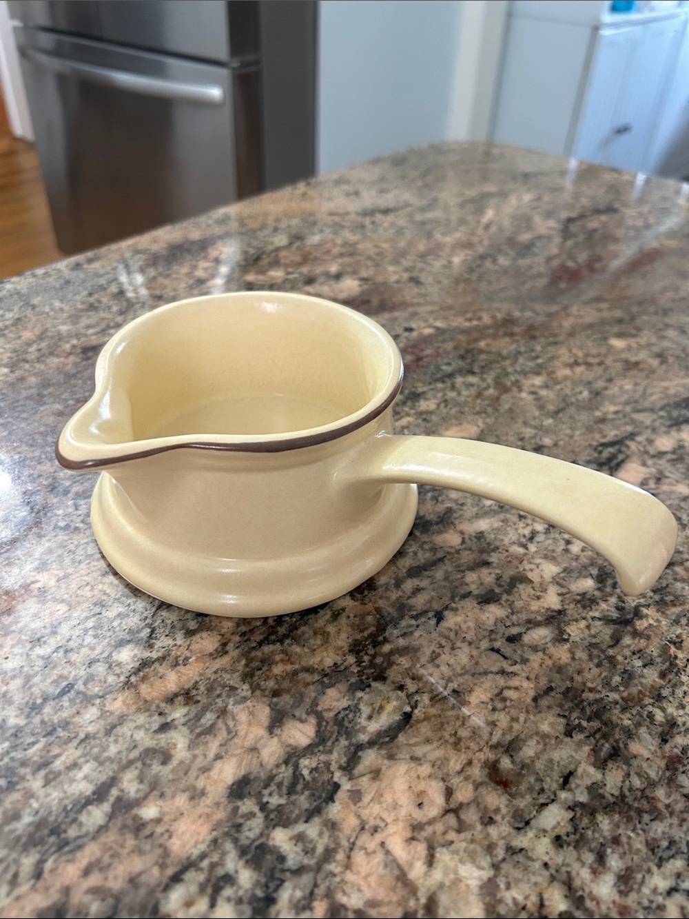 Pfaltzgraff “Village” Cream Ceramic Pouring Sauce Pan/Gravy pan with Handle